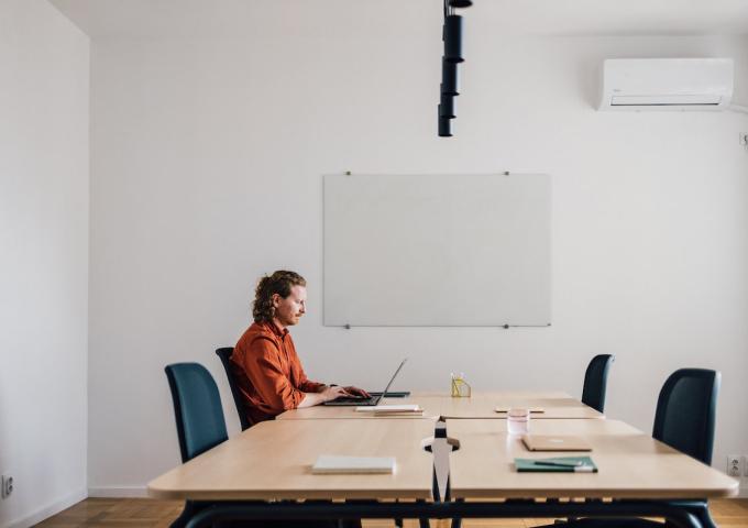 Nova Iskra Trg r06.jpg